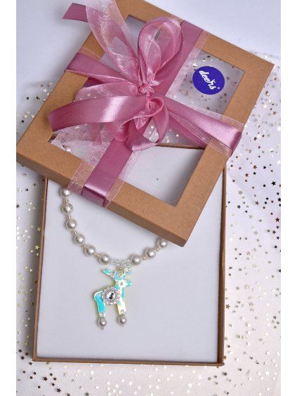 Elegantní perlový náhrdelník s mini jelínkem