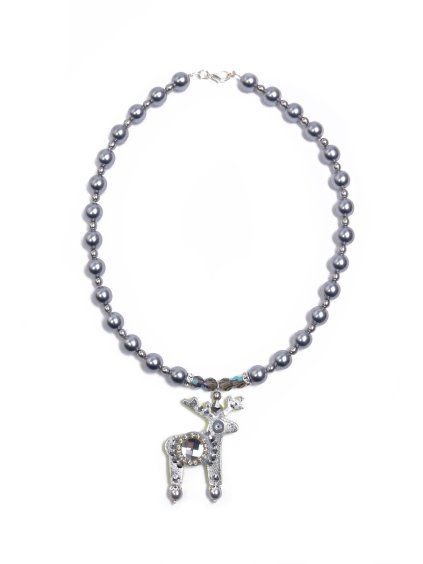 Elegantní perlový náhrdelník s mini jelínkem